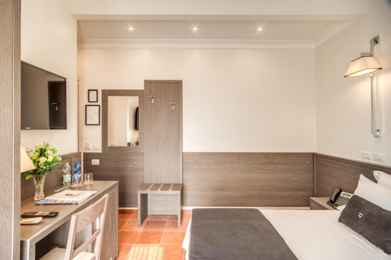 Hotel Mirti Rome Bagian luar foto