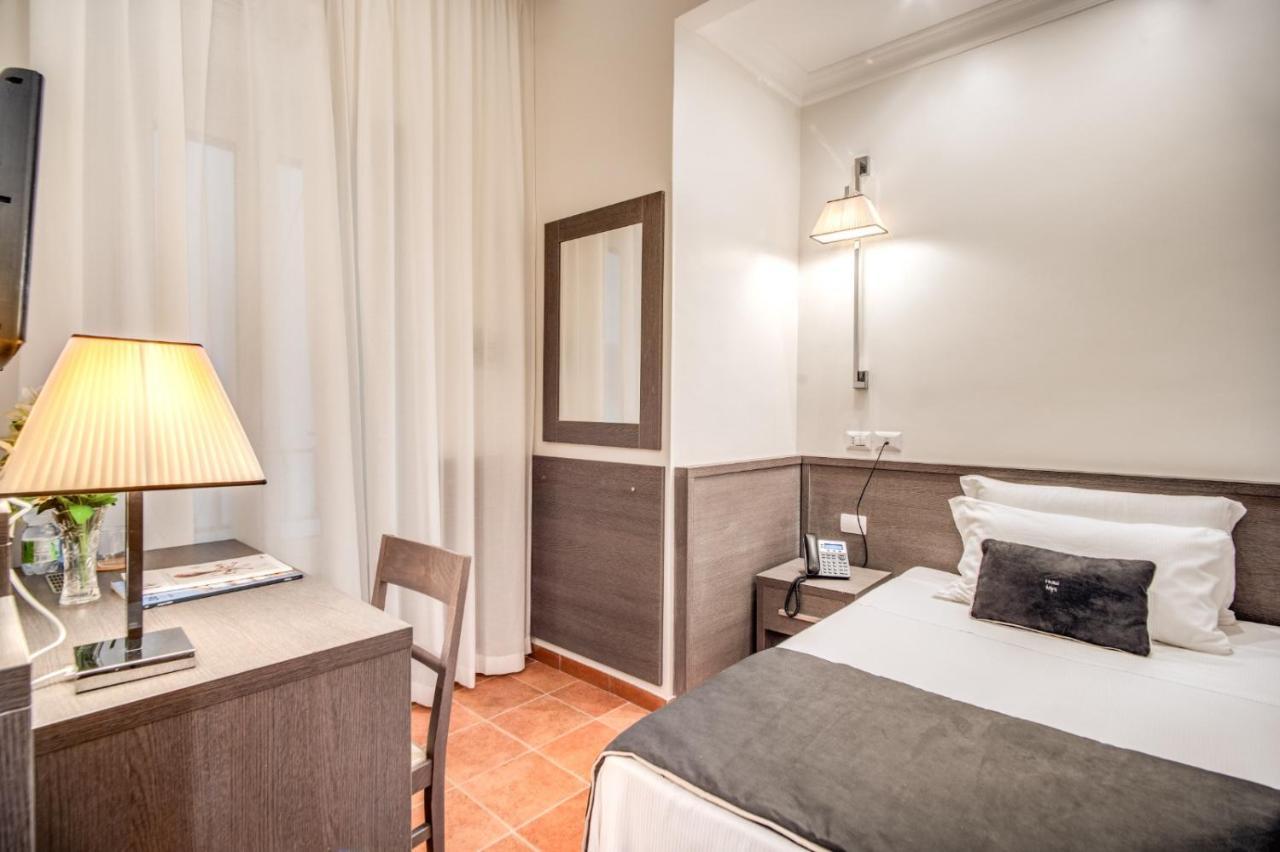 Hotel Mirti Rome Bagian luar foto