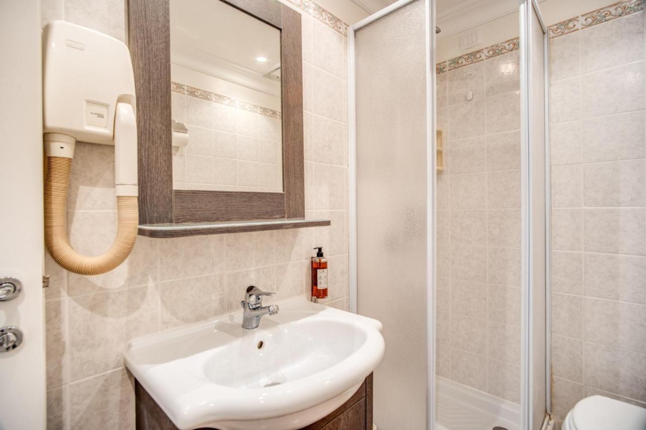 Hotel Mirti Rome Bagian luar foto